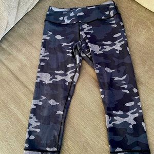 Cute Camo Lululemon cropped leggings